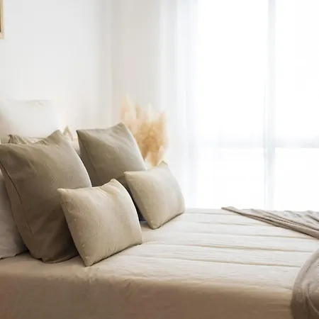 Mare Viva - Seafront With Pool By Hd アパート クアルテイラ